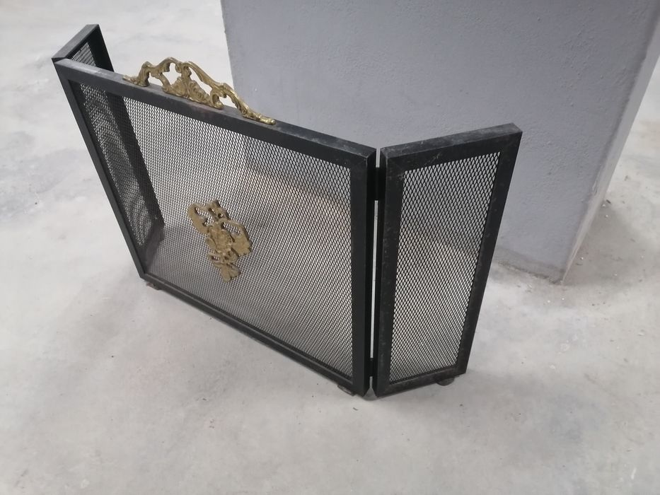 Resguardo de lareira em preto como novo