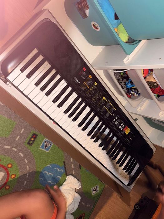Teclado Yamaha PSR-F52.
