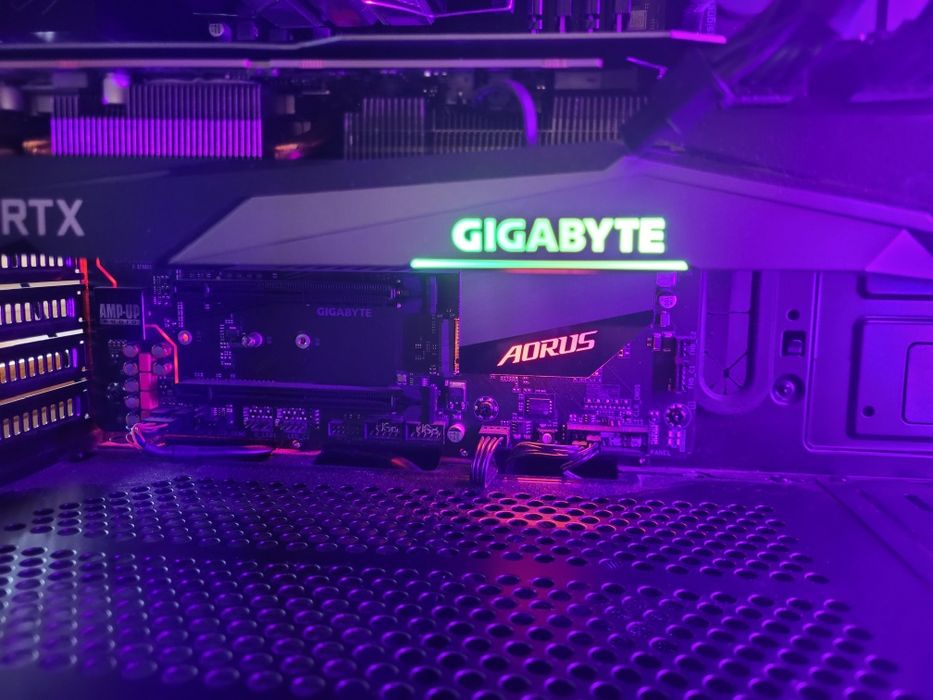 Komputer stacjonarny – i7 / RTX 3070 / 32 GB RAM