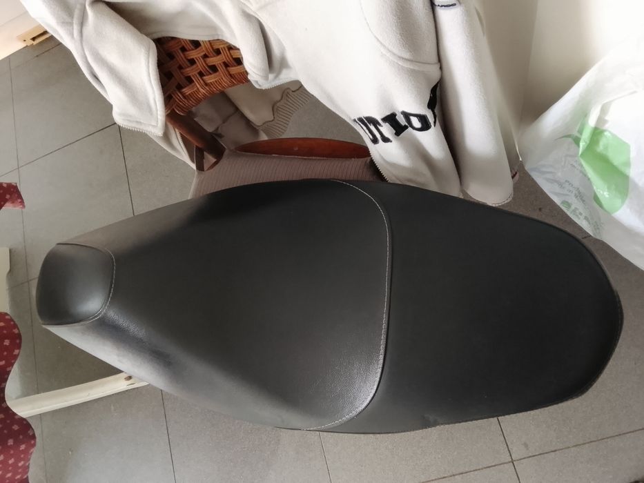 Banco para Yamaha Nmax 125 impecável