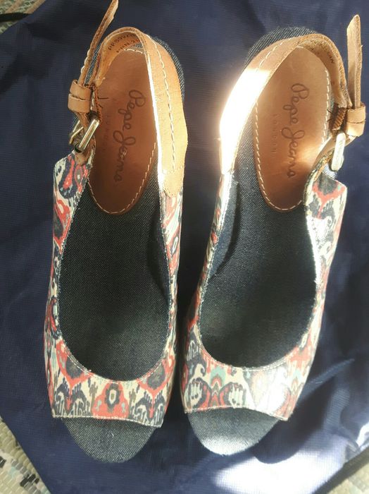 Sandália Pepe Jeans floral