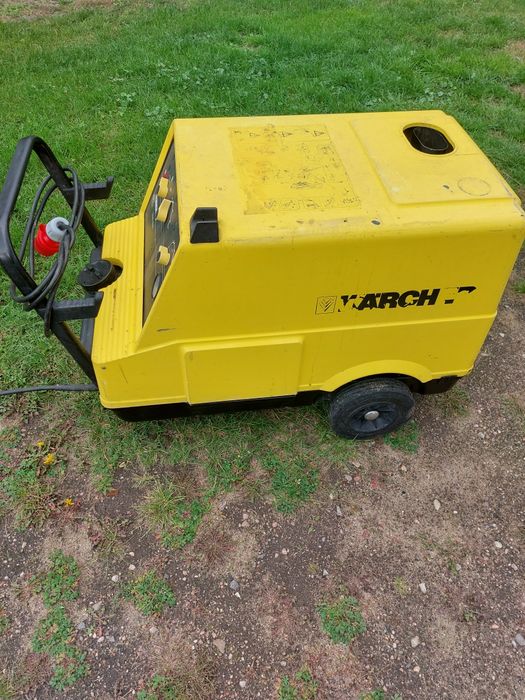 Sprzedam karcher na gorącą wodę