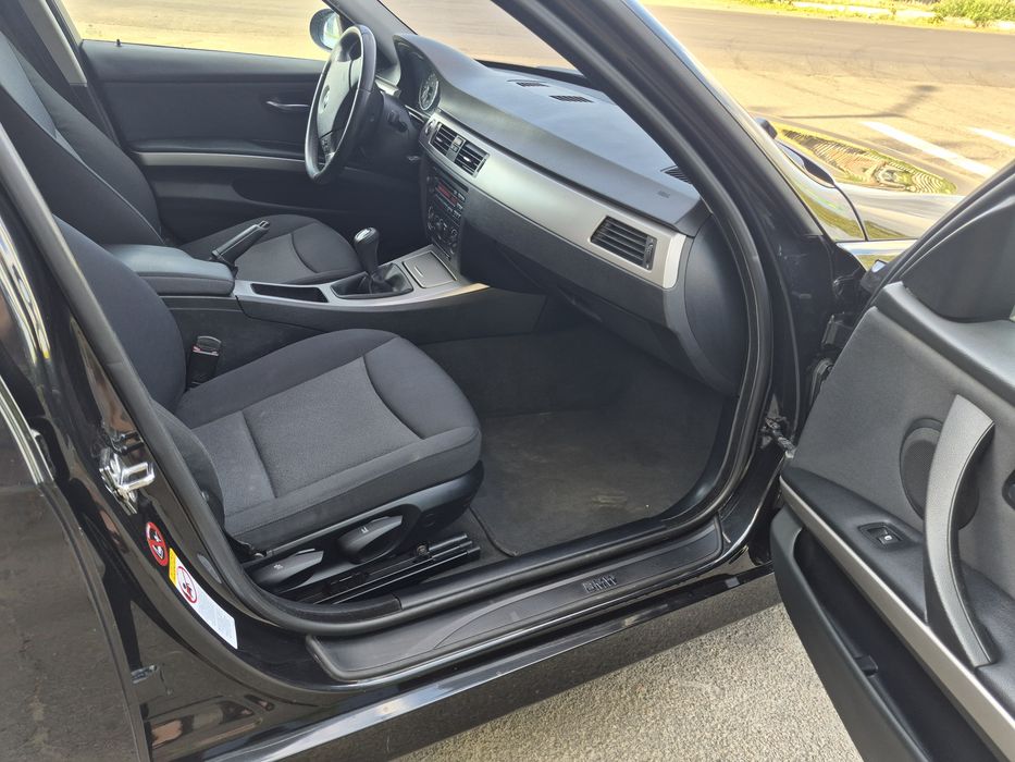 Продам  BMW 3 ( E90)