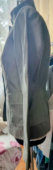 Monnari piękny żakiet z wełny wielbłądziej r. 36