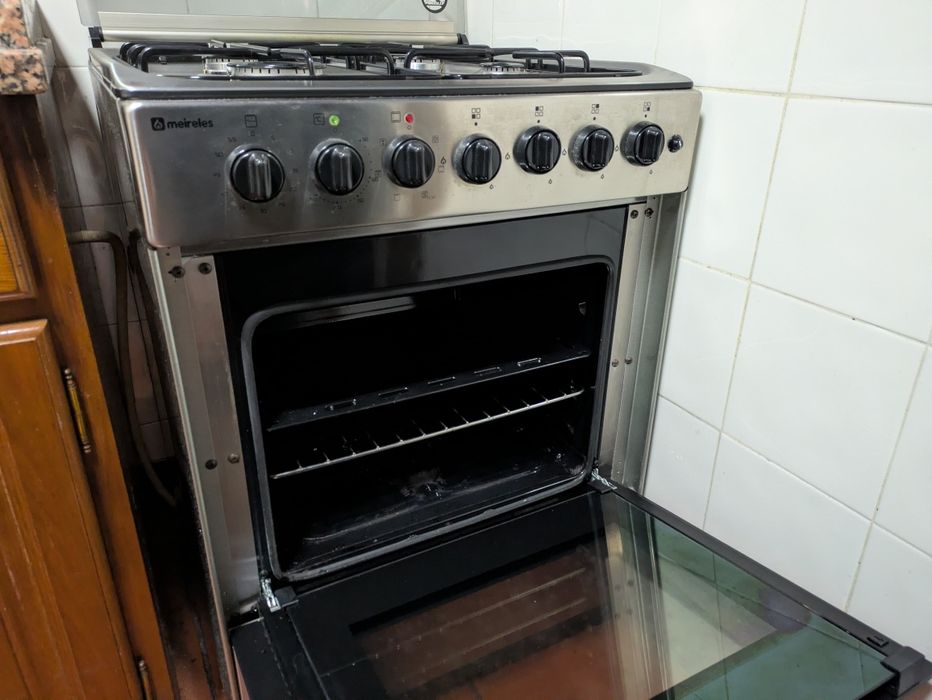 Fogão Meireles Multifunções (elétrico e gás), como novo
