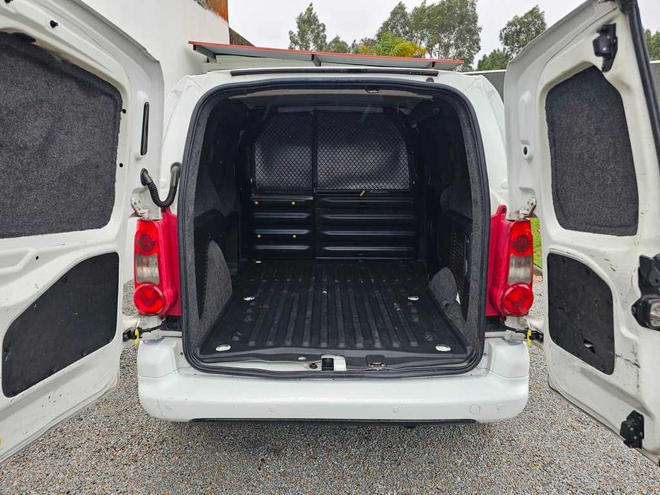 Citroën Berlingo 1.6HDi 75Cv 3 Lugares 12/2010