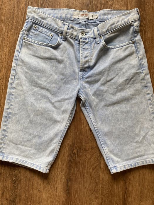 Krotkie spodenki męskie skinny rozm. W30