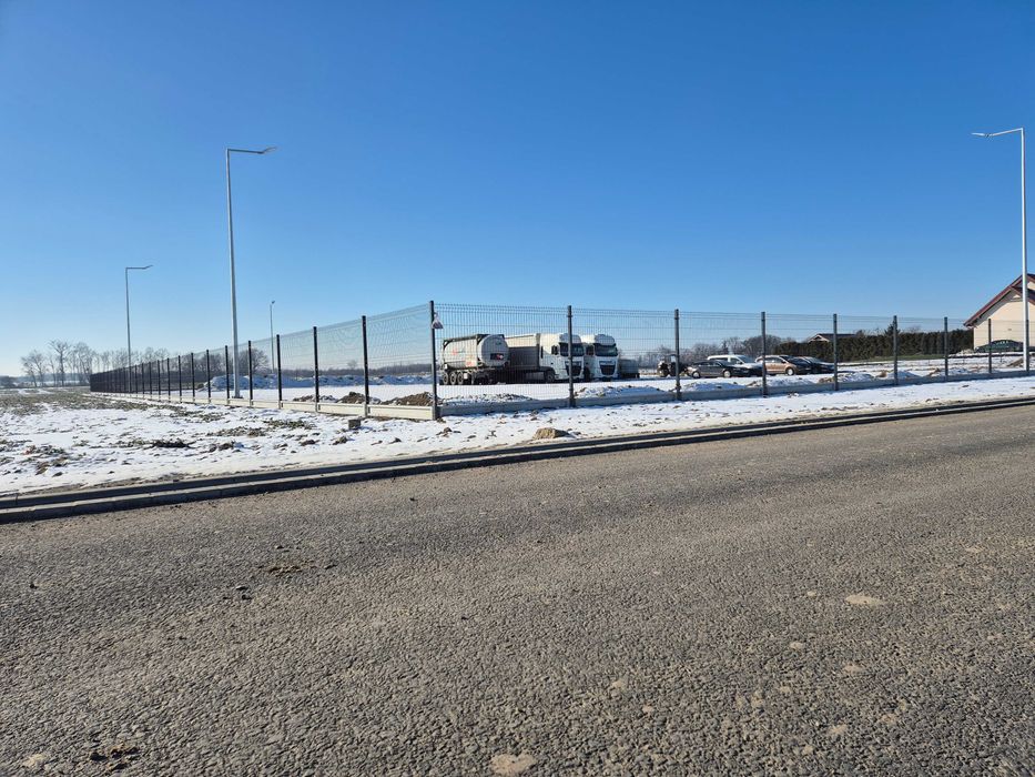 Wynajmę plac na parking TIR/maszyny budowlane/baza transportowa/inne