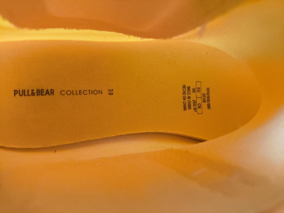 Kalosze damskie Pull&Bear (żółte) (39)