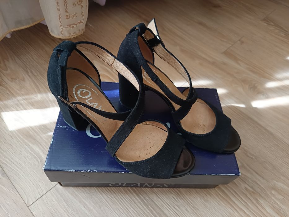 Продам жіночі босоніжки