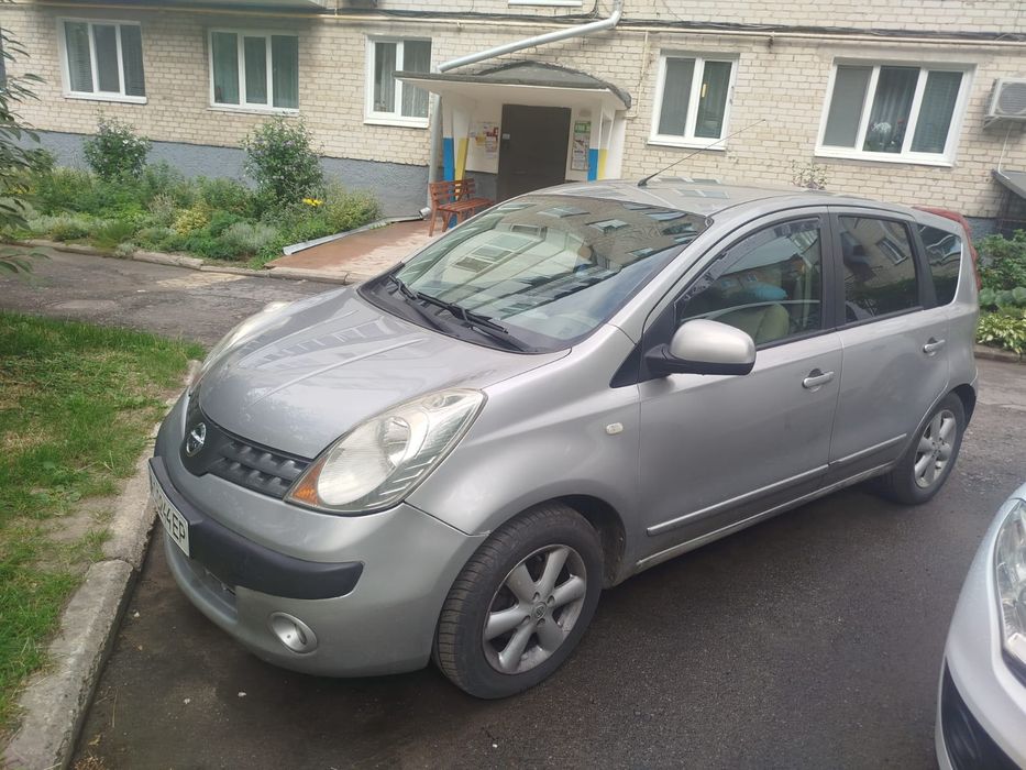 Продам Nissan note 1.6 газ бензин автомат