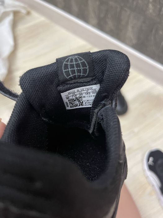 Кросівки Adidas, 25 розмір