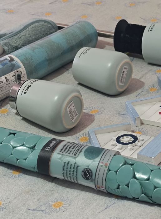 Conjunto para casa de banho, tons verde água. NOVOS e nunca utilizados