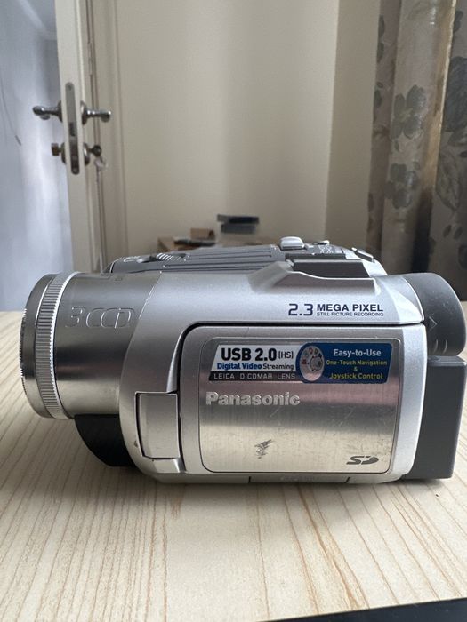 Відеокамера Panasonic 3CCD