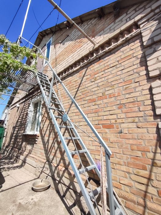 Продаємо добротний будинок Лелеківка