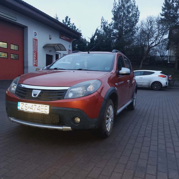 Dacia Sandero Stepway 1.6 Benzyna Tanie auto w utrzymaniu idealne do jazdy na codzień.