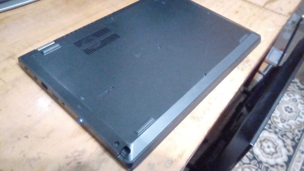 Ігровий ЛЕНОВО і3-8130U. 8ггб ОЗУ ДДР-4.SSD-диск.Батарея 6год.+зарядка