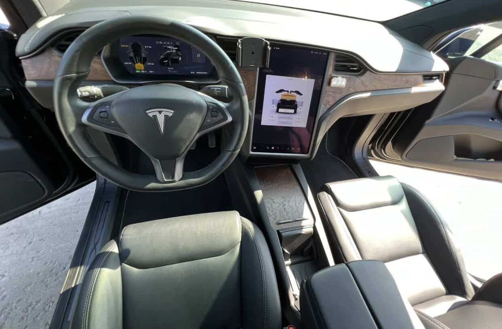 Tesla Model X 2020