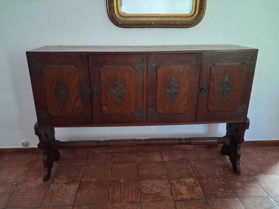 Conjunto de dois móveis