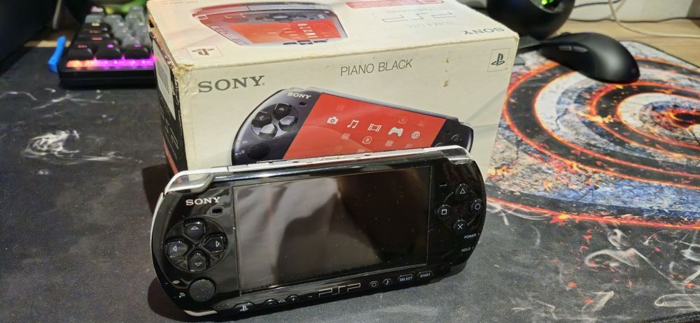 PSP 3004 Bardzo dobry stan WIFI Karta SD 32GB