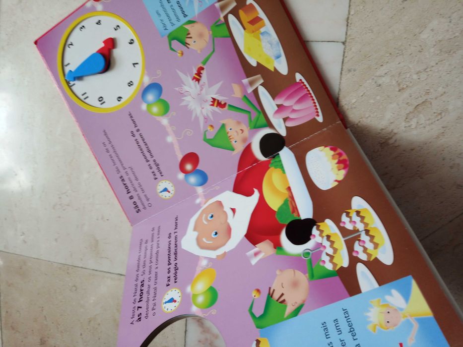 Livro com relógio "As Horas do Natal"