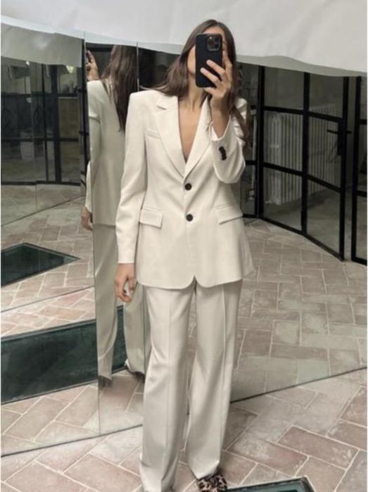 Костюм Zara молочного кольору ( нова колекція)