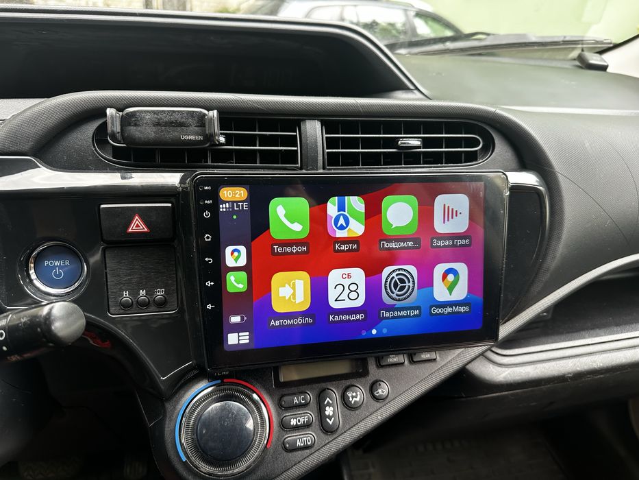 Toyota Aqua гібрид