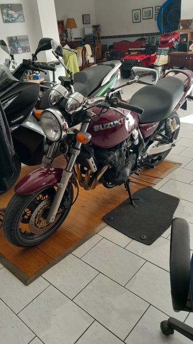 Vendo gsx 750 em muito bom estado