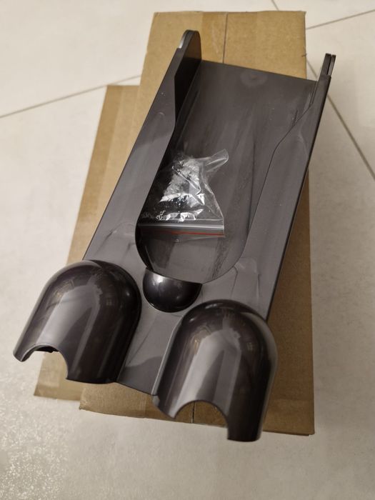 Uchwyt na ścianę dyson v12 v12s baza stacja