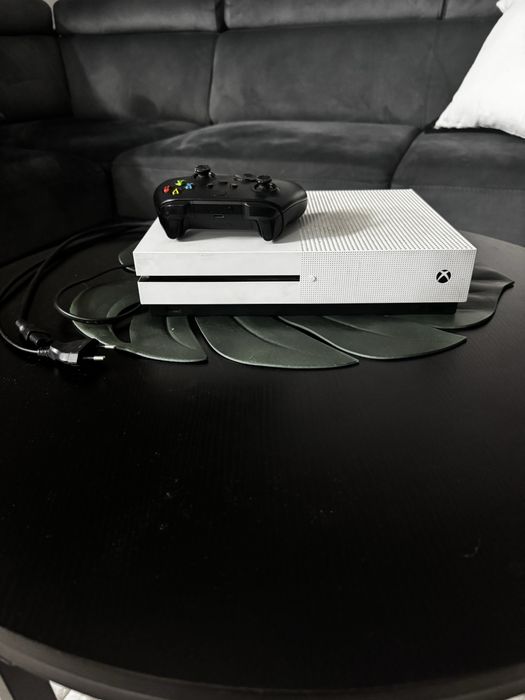 Xbox One S 1TB + Nowy Pad Series X