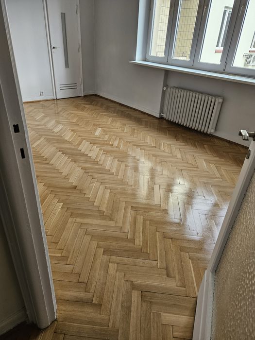 Cyklinowanie bezpyłowe -lakierowanie ,listwy, naprawy.
