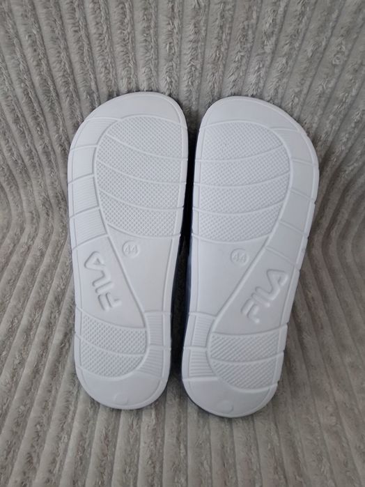 Nowe klapki Fila