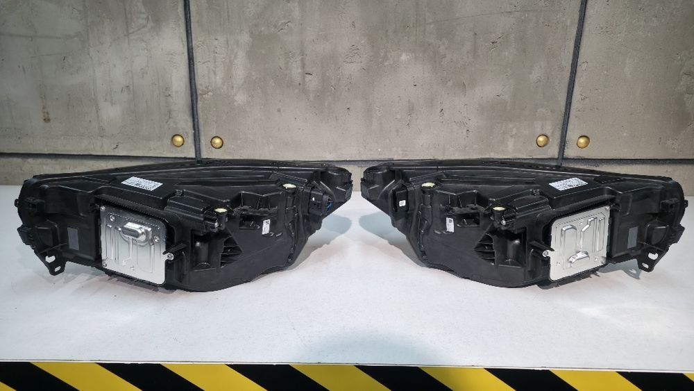 Volvo XC40 рестайл Full LED фари комплект оригінал OEM Європа 2023 2024 2025