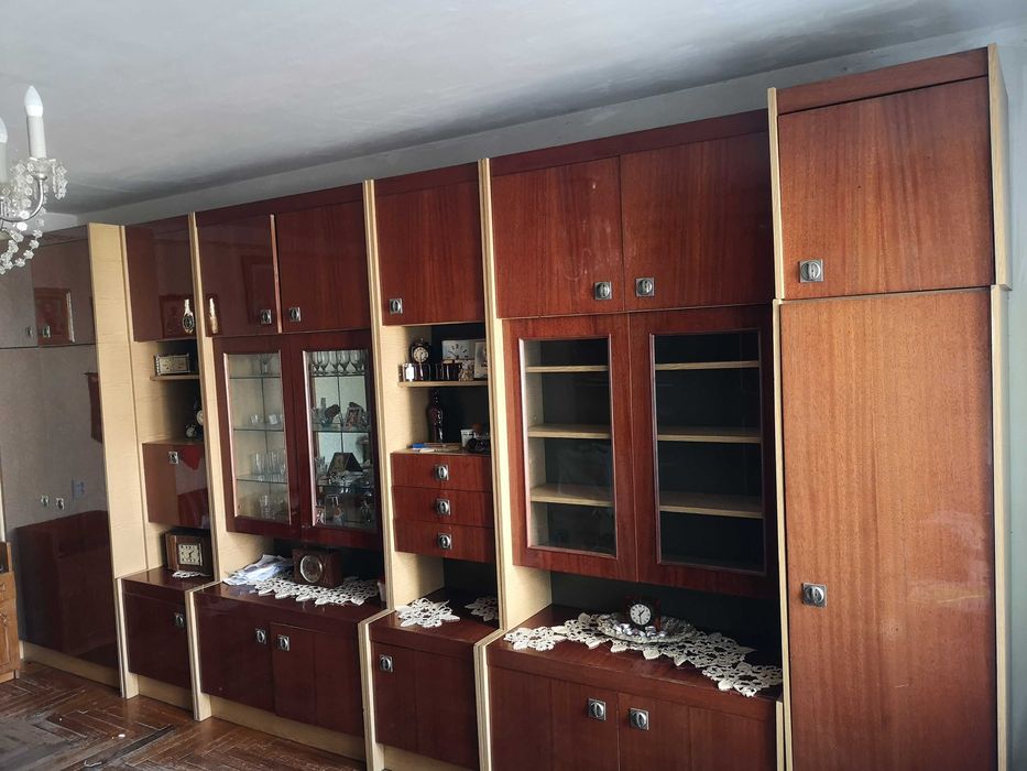 Костопольська секційна стінка з тумбочкою   можливо по частинам