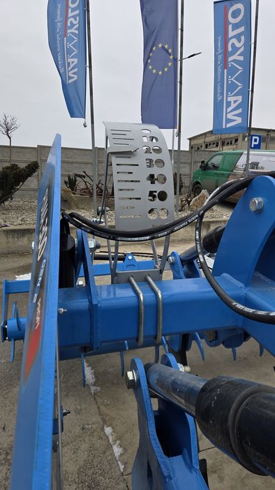Pług dłutowy Namyslo Puma 300 hydro wał kolczasty