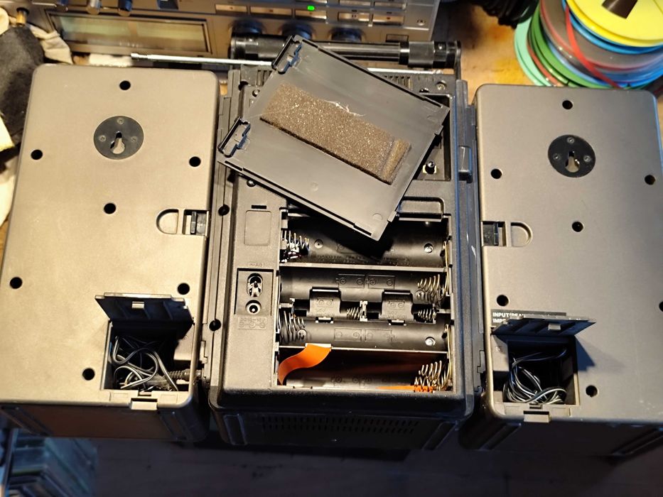 radiomagnetofon Hitachi TRK-9150E