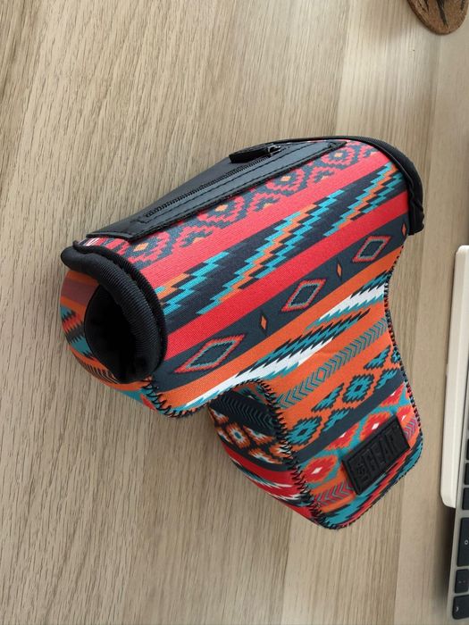 USA Gear Capa para câmara DSLR com proteção de neoprene, alça para cinto e armazenamento de acessórios
