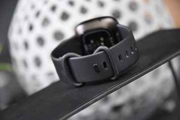 Smartwatch Google Fitbit Versa 3 Czarny