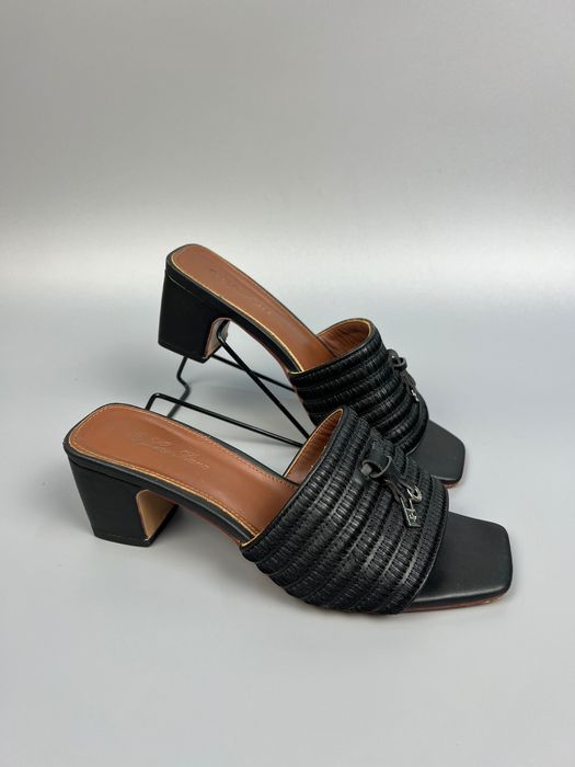 LORO PIANA Leather Mules шкіряні мюлі шльопанці на каблуку Лоро Піана