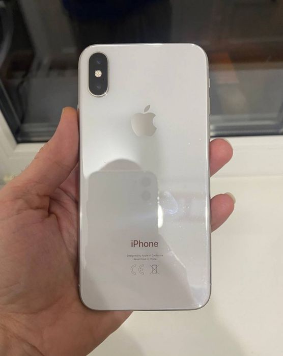 Продам Айфон 10 64 ГБ