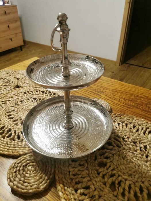 Dwupiętrowa patera na ciasto metalowa Boltze Home