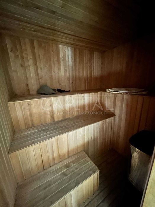 Продаж будинку з виходом на воду в Романкові