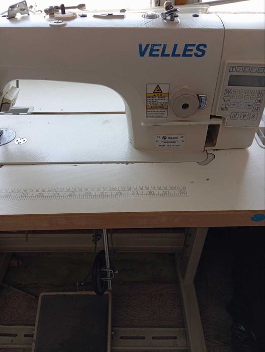 Продам швейную промышленную, прямострочную машинку "Velles"