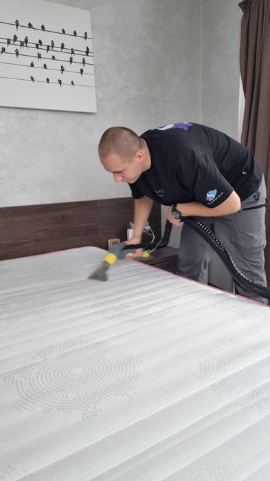 Чистка меблів у Києві
