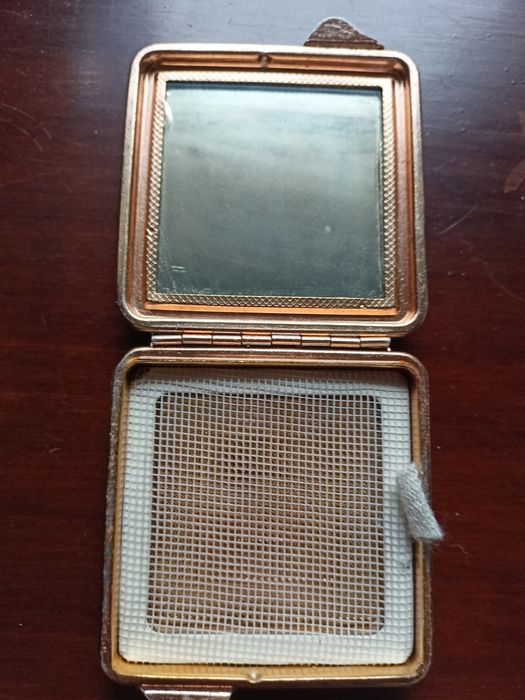 Puderniczka ze skóry lata 60,70