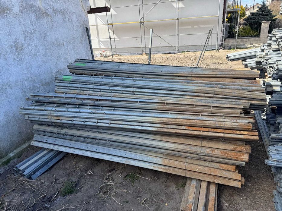 Słupki metalowe i wyposażenie nowe i używane do malin, ogrodu, winnicy