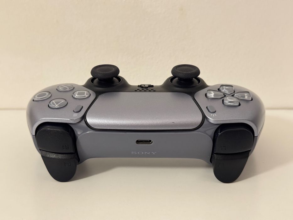 Pad kontroler do PS5 Dualsense Sterling Silver, srebrny, bdb!