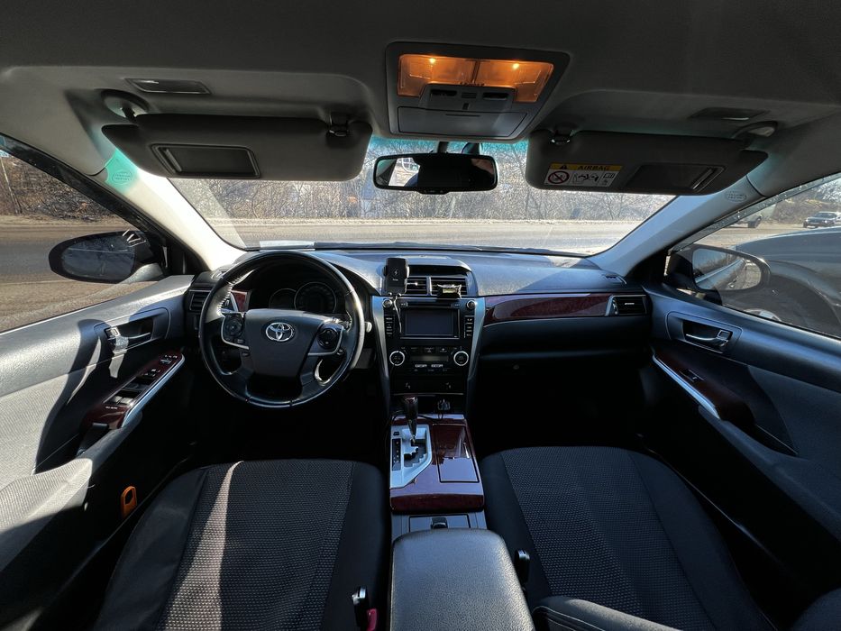 Офіційна Toyota Camry 2.5 бензин