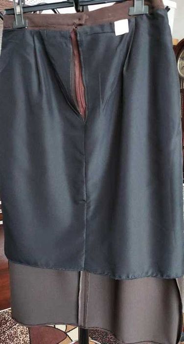 Dwie spódnice: czarna i brązowa. Gratis: trzecia spódn. i konturówka!