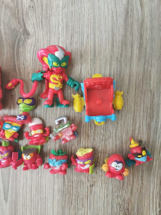 Zestaw czerwony super zings things 27 elementów pojazdy superkid